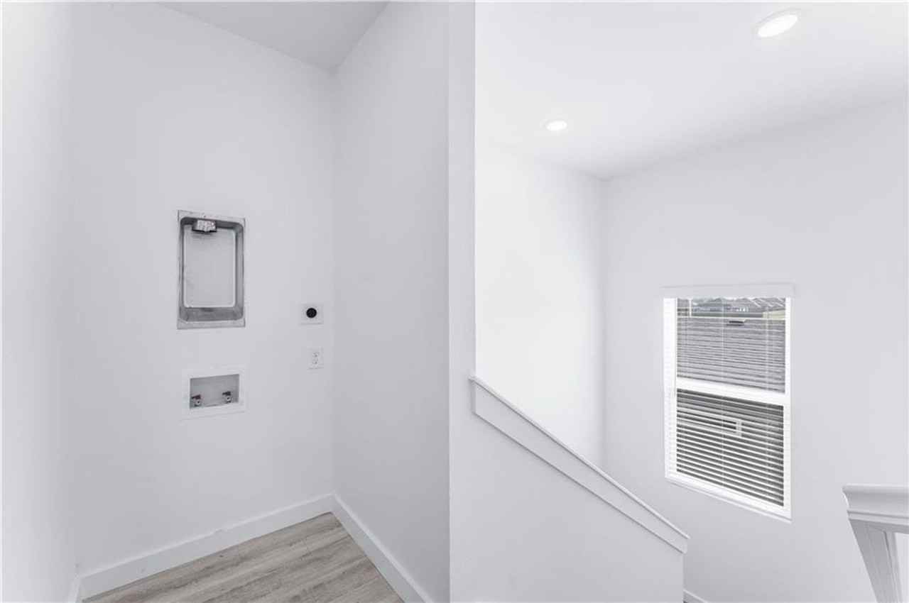 820 Boardwalk Ave - Photo 5 of 14