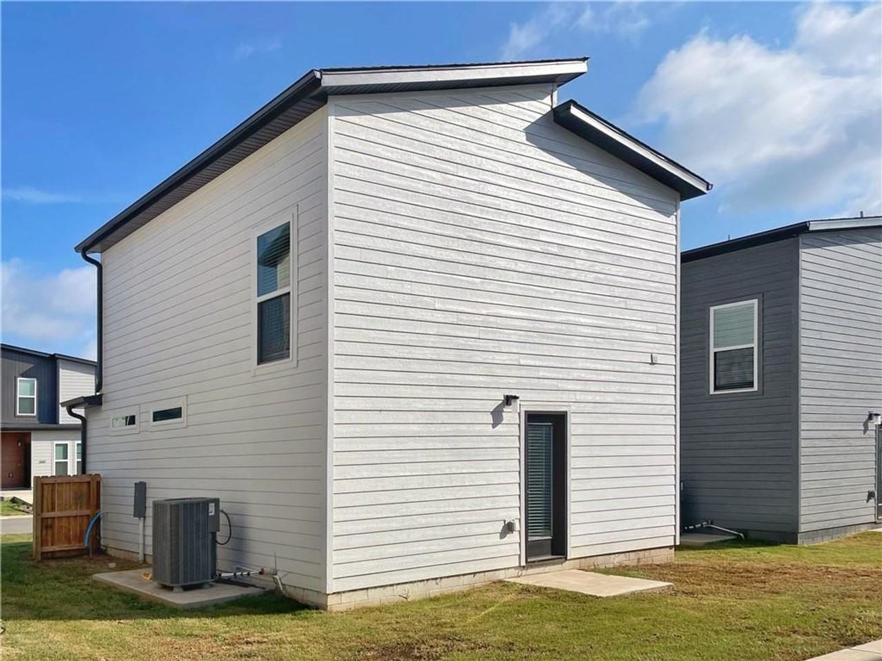 841 Boardwalk Ave - Photo 2 of 15