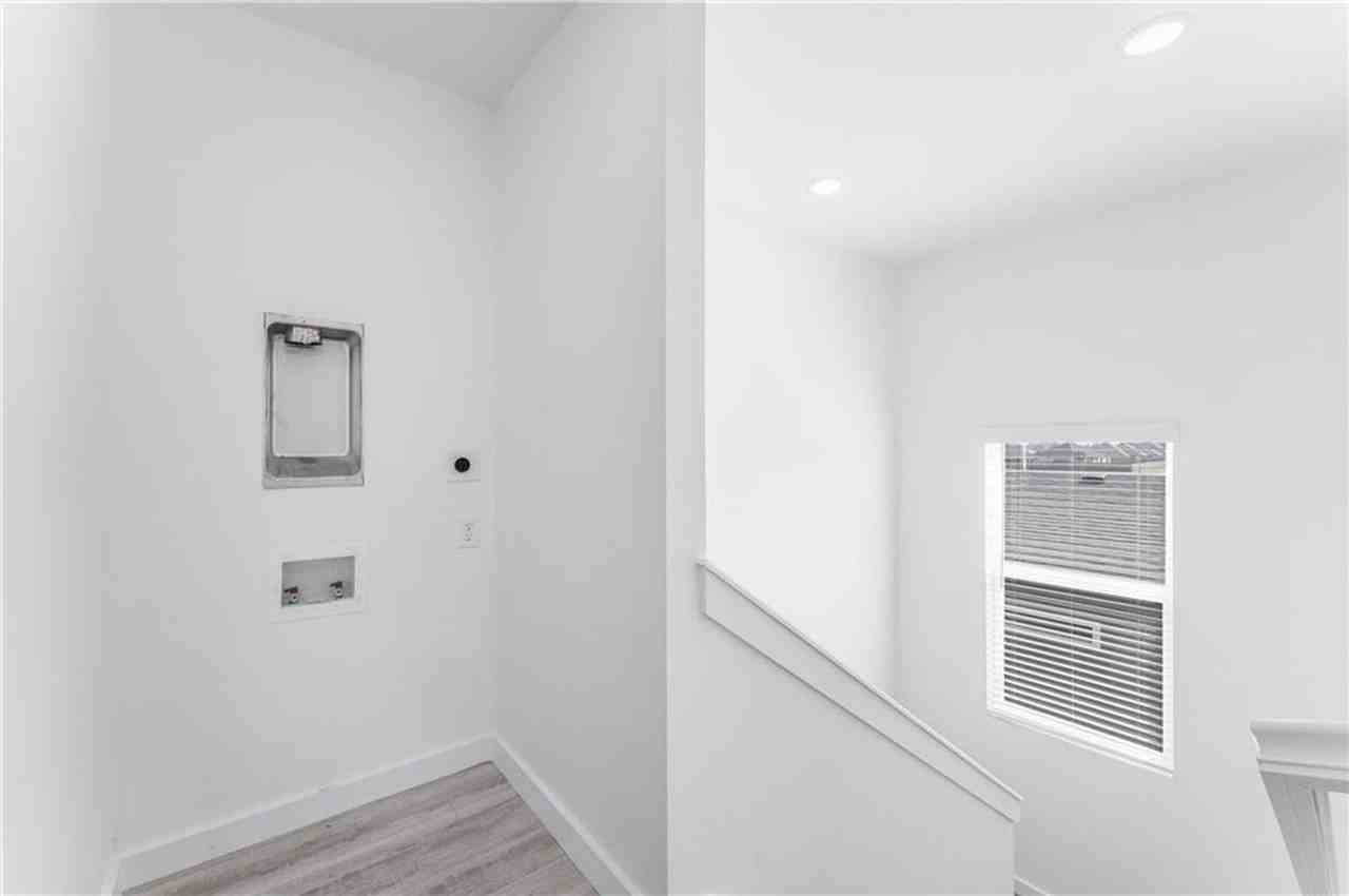 841 Boardwalk Ave - Photo 7 of 15