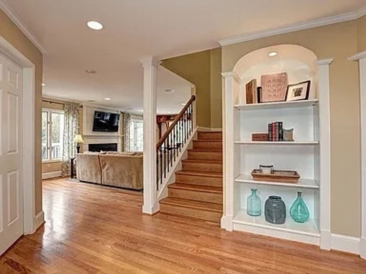 6533 79th Pl - Photo 3 of 44