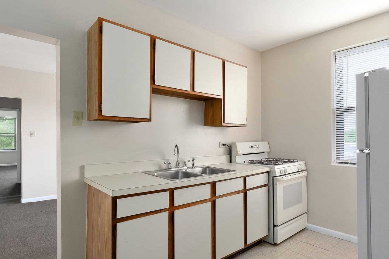 122-124 S California Ave/2806-12 W Wilcox St. - Photo 3 of 13