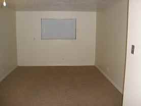 980 w 300 s - Photo 1 of 1