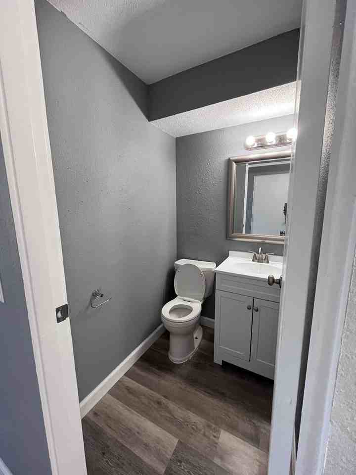 2083-MF20-E5 - Photo 6 of 20