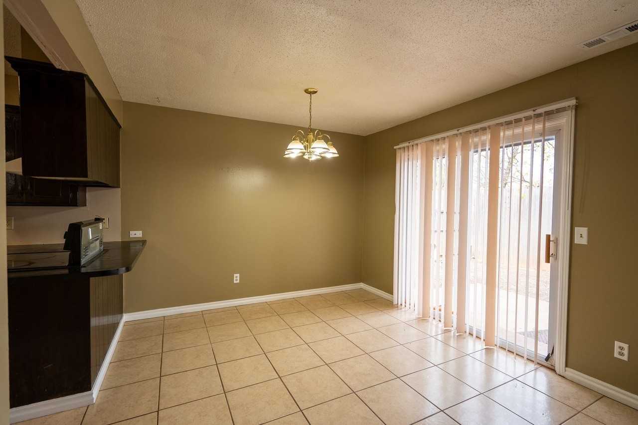 4709 Nw 63rd St - Photo 6 of 21