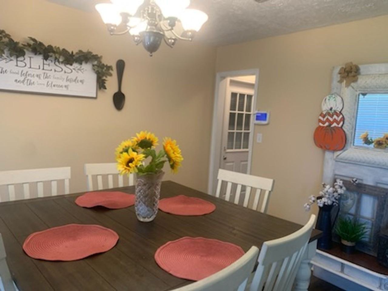 1265 Maybelle Dr - Photo 3 of 10