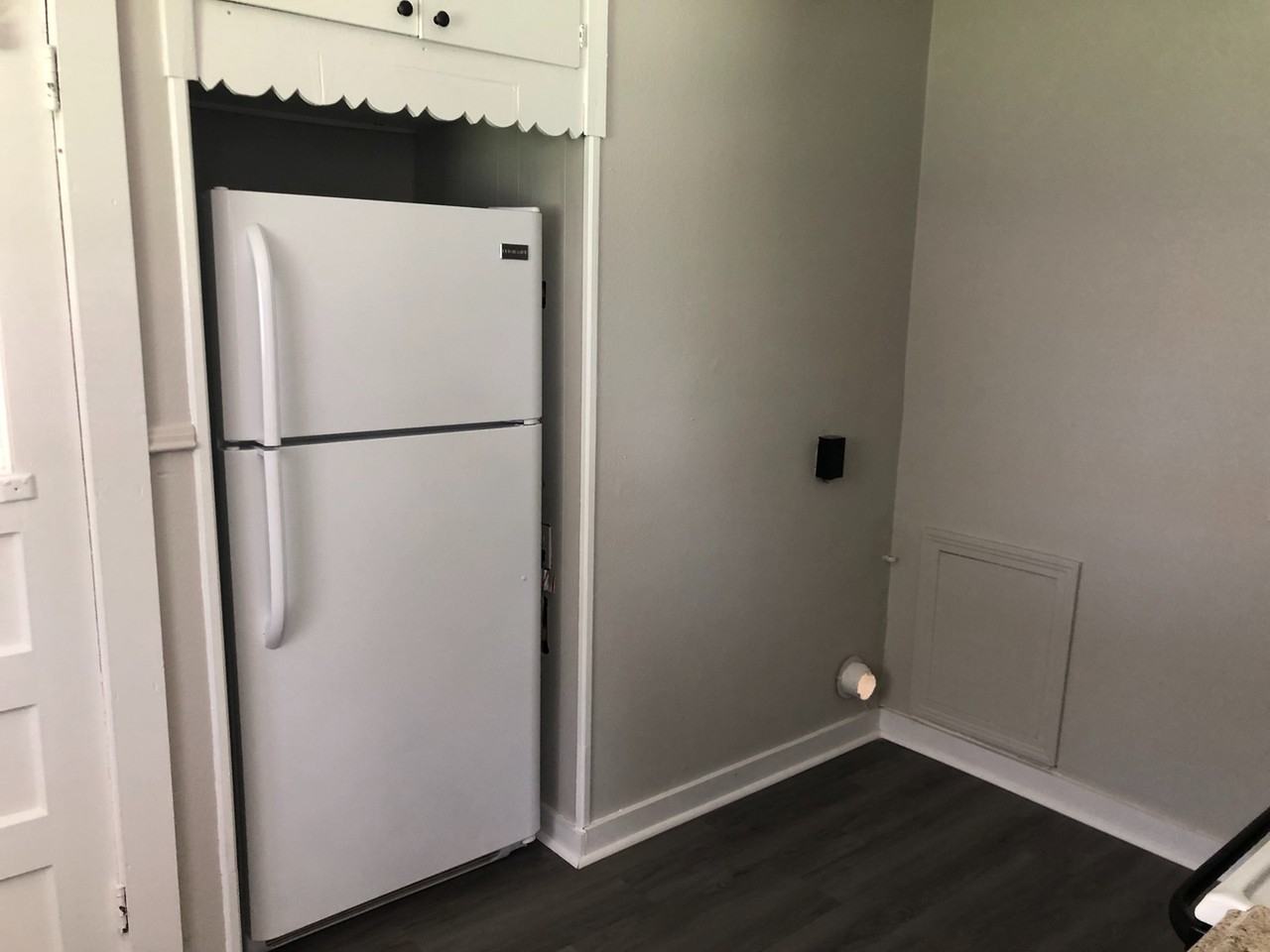 342 Cottage St - Photo 3 of 8