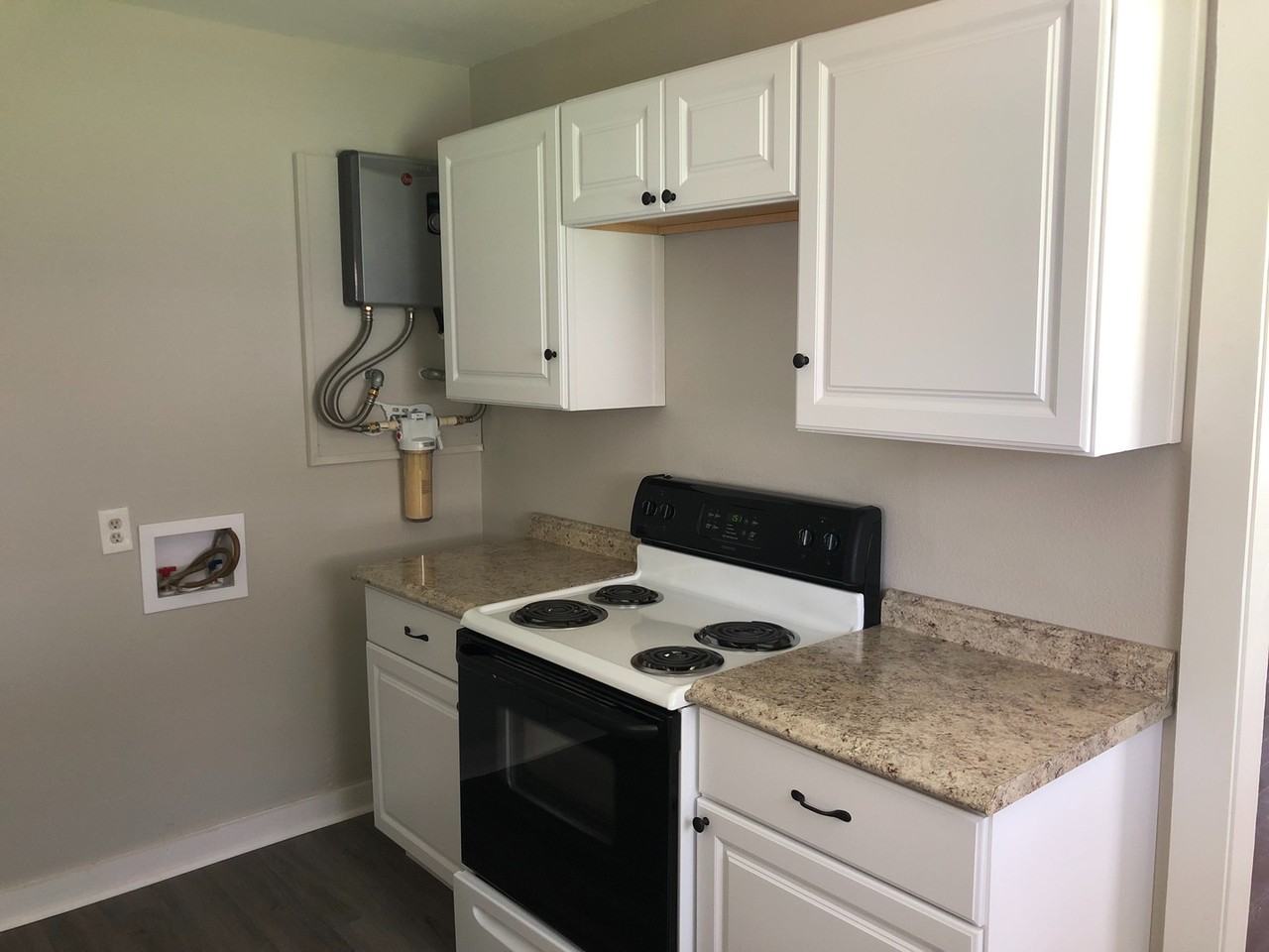 342 Cottage St - Photo 4 of 8