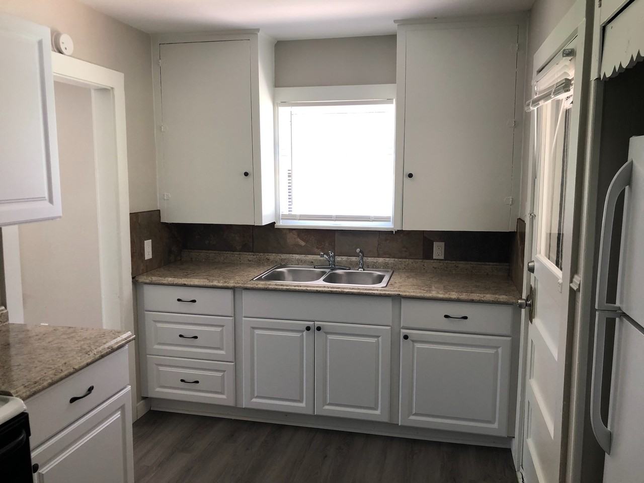 342 Cottage St - Photo 5 of 8