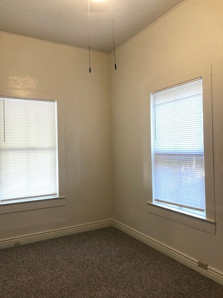 1022 Normal Ave - Photo 5 of 13