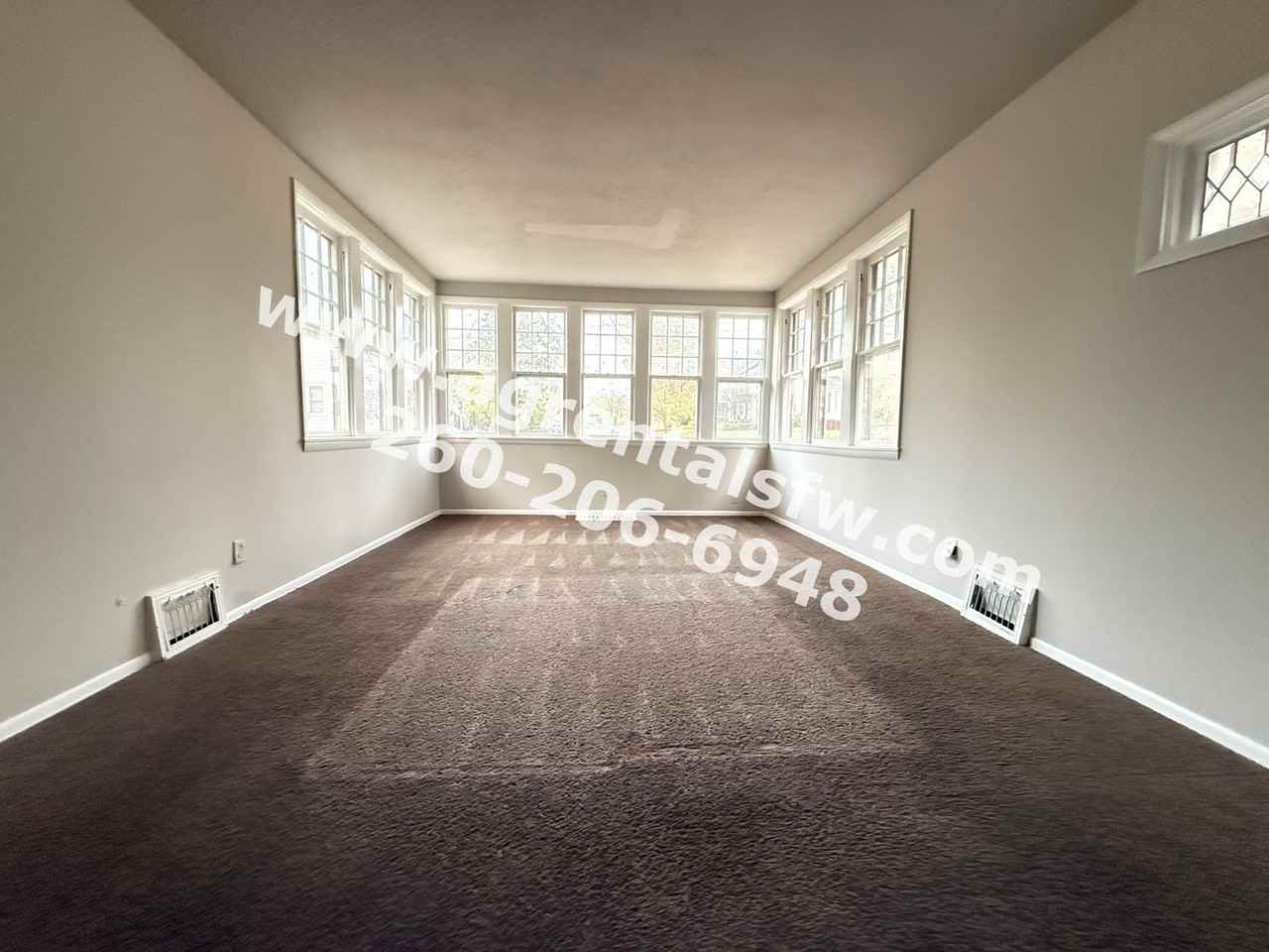 2506 S Wayne Ave - Photo 2 of 11