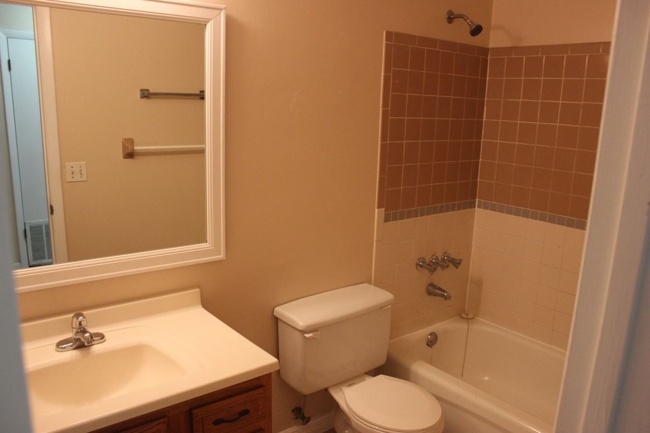 7011 Sw 17th Pl - Photo 5 of 16