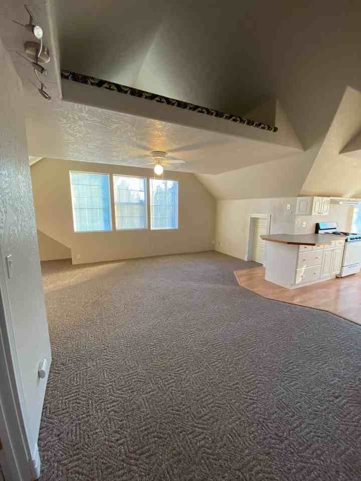 236 E Madison Ave - Photo 2 of 13