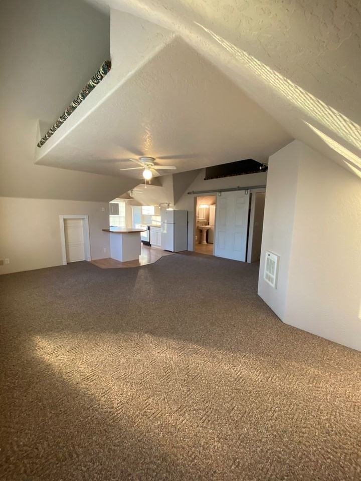 236 E Madison Ave - Photo 4 of 13