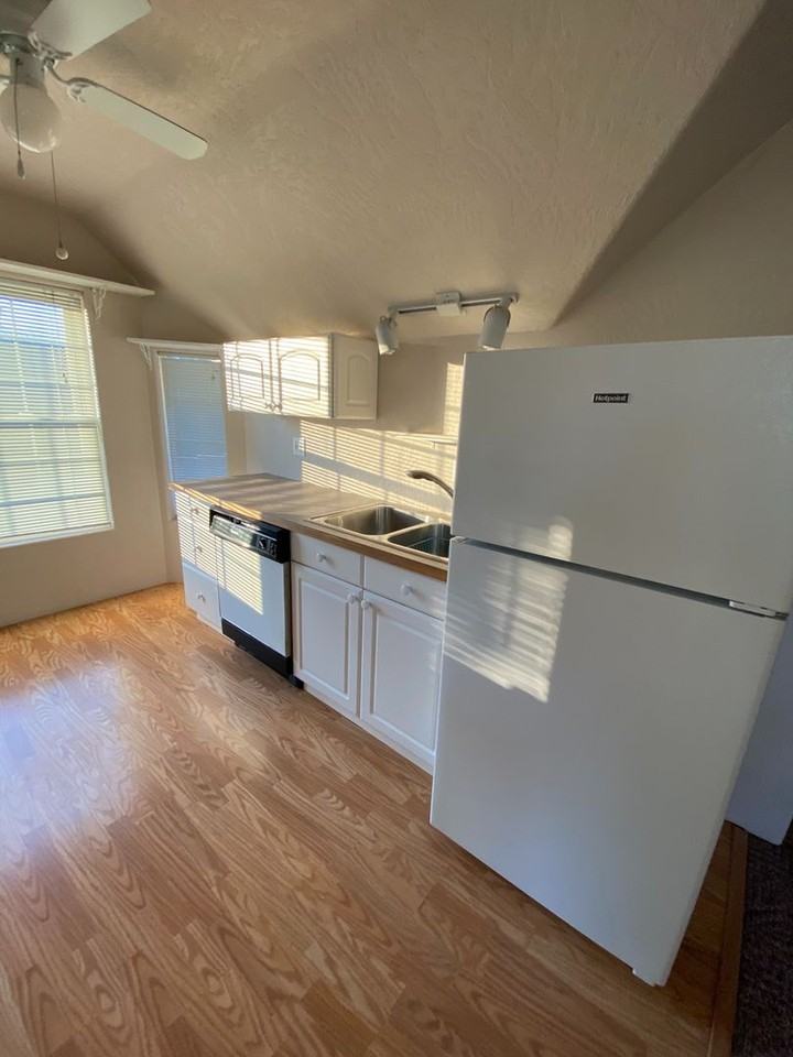 236 E Madison Ave - Photo 6 of 13