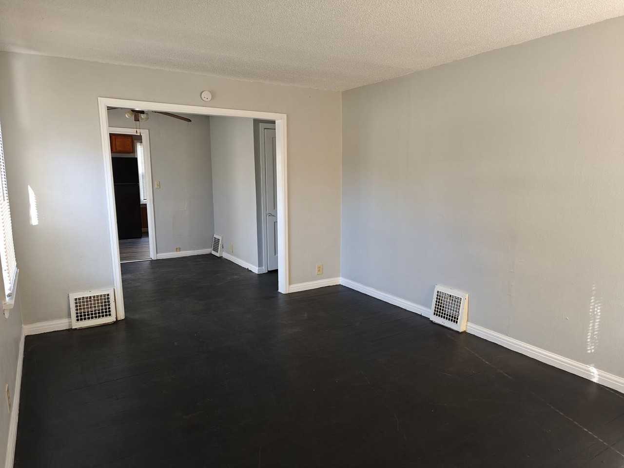 10536 Mortimer Ln - Photo 2 of 9