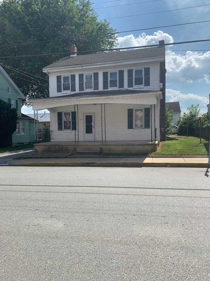 12 12 N Main St #A - Photo 4 of 13