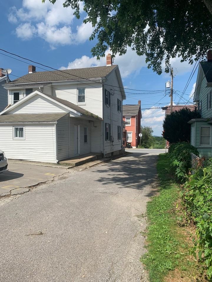 12 12 N Main St #A - Photo 6 of 13