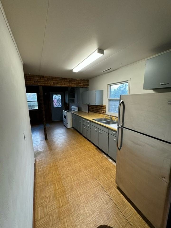 4521 Holton Ave - Photo 3 of 6