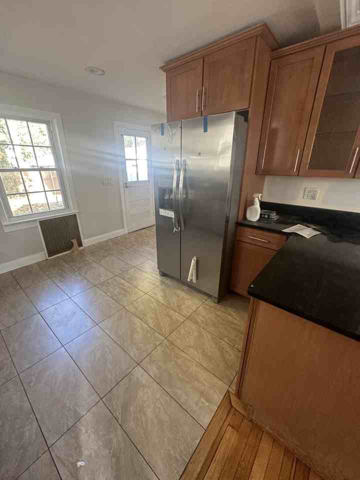 28 Hovey St - Photo 3 of 20