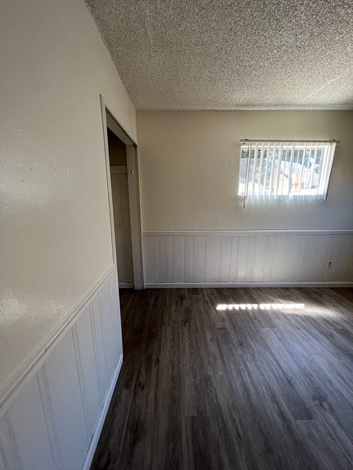 5057 54th St - Photo 6 of 13