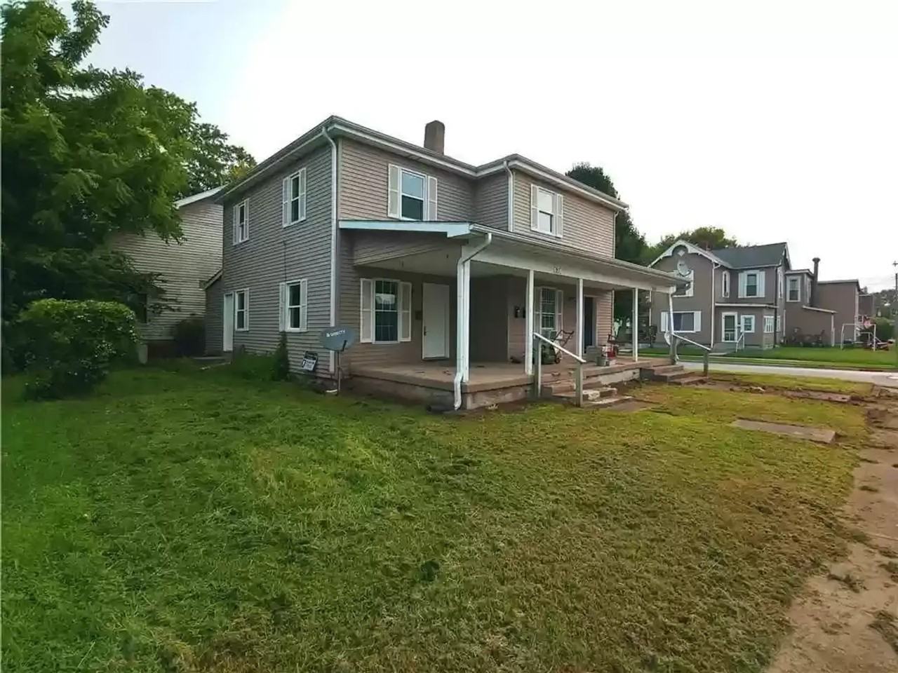 E Taylor St - Photo 2 of 5