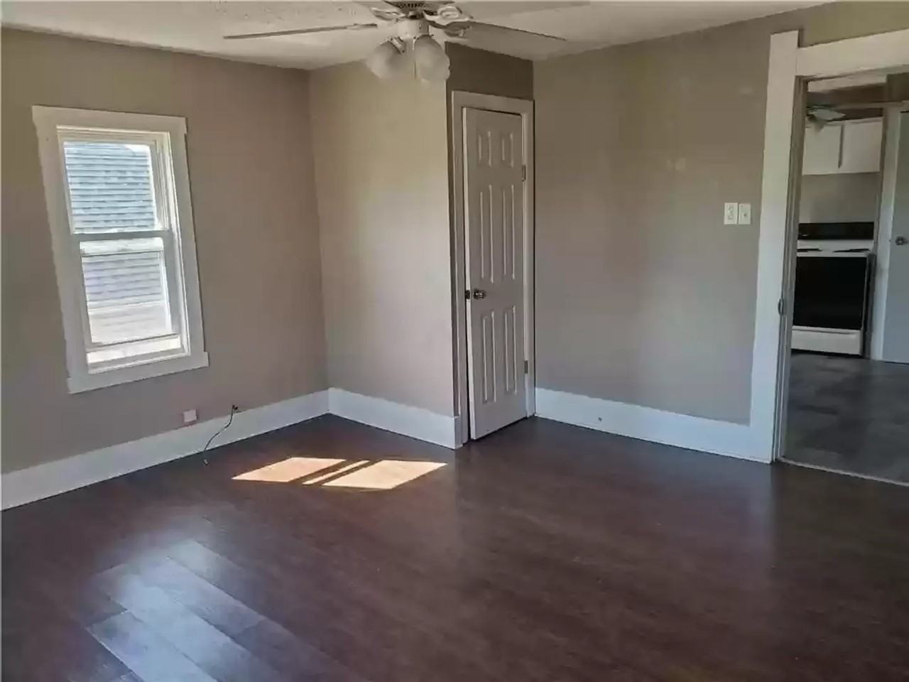 E Taylor St - Photo 3 of 5