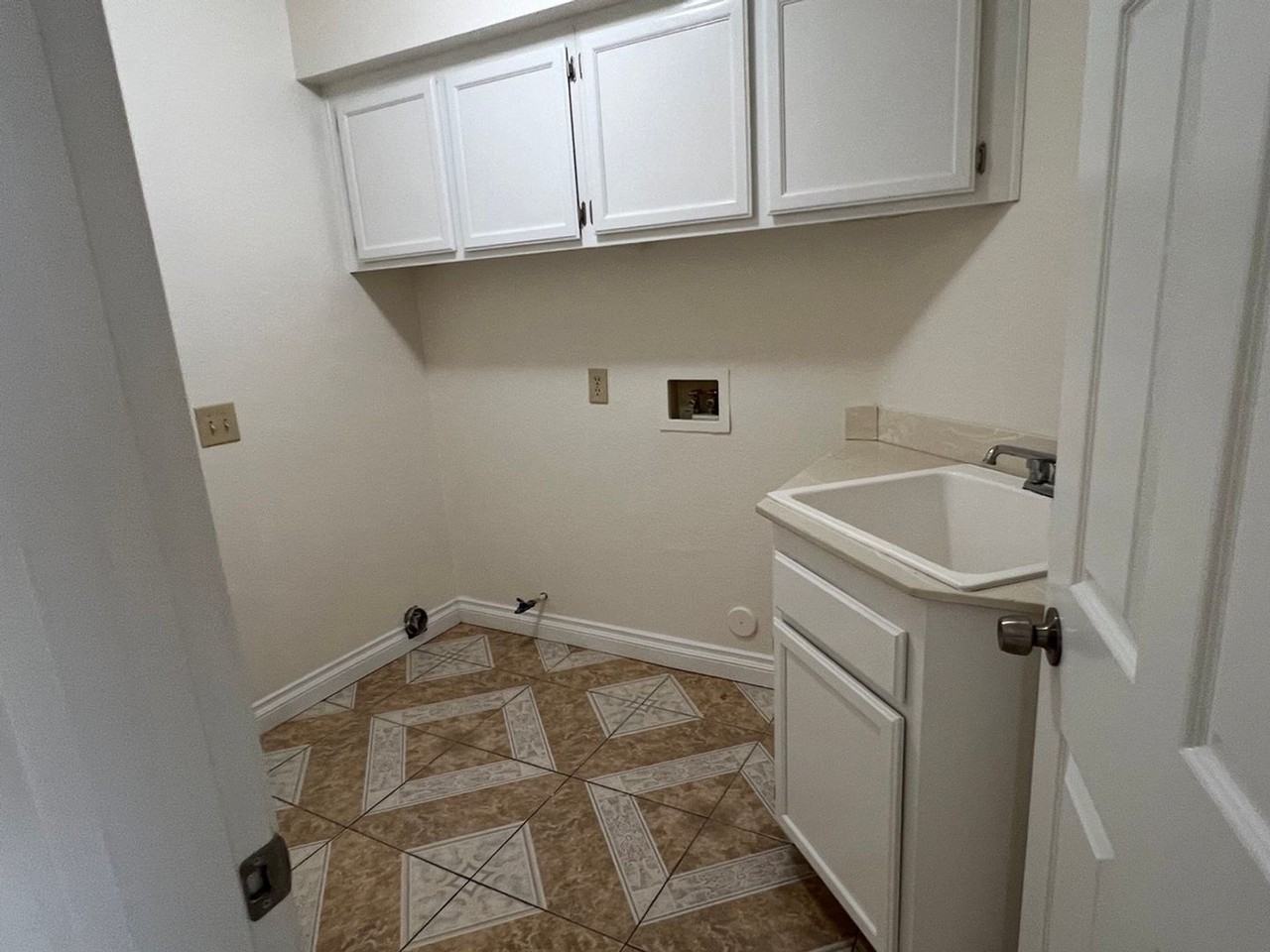 8821 Digger Pine Dr - Photo 6 of 21
