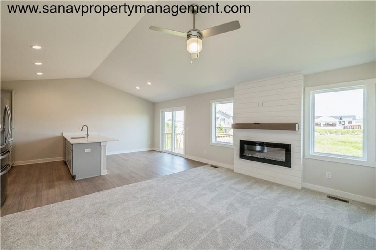 1230 Nw Mill Springs Dr - Photo 5 of 8