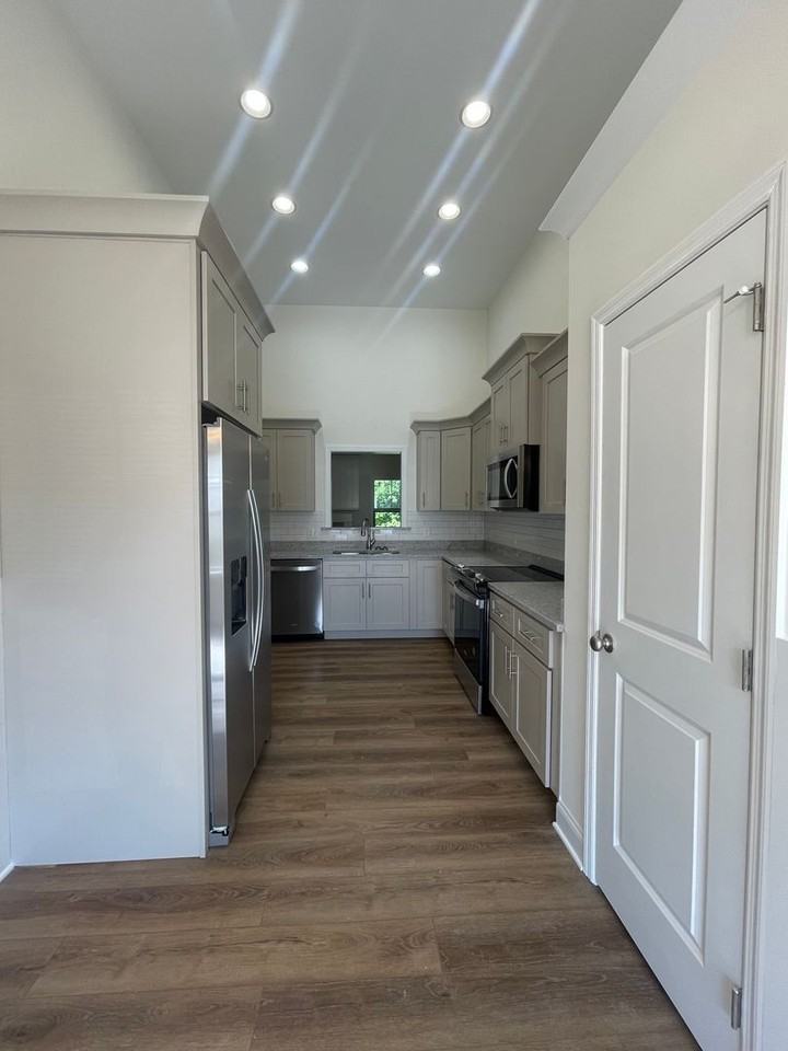 7200 Old Bug Ln - Photo 6 of 45