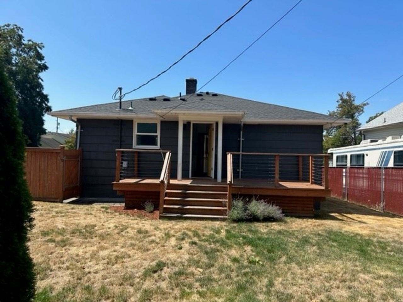 1001 N Oakes St - Photo 2 of 19