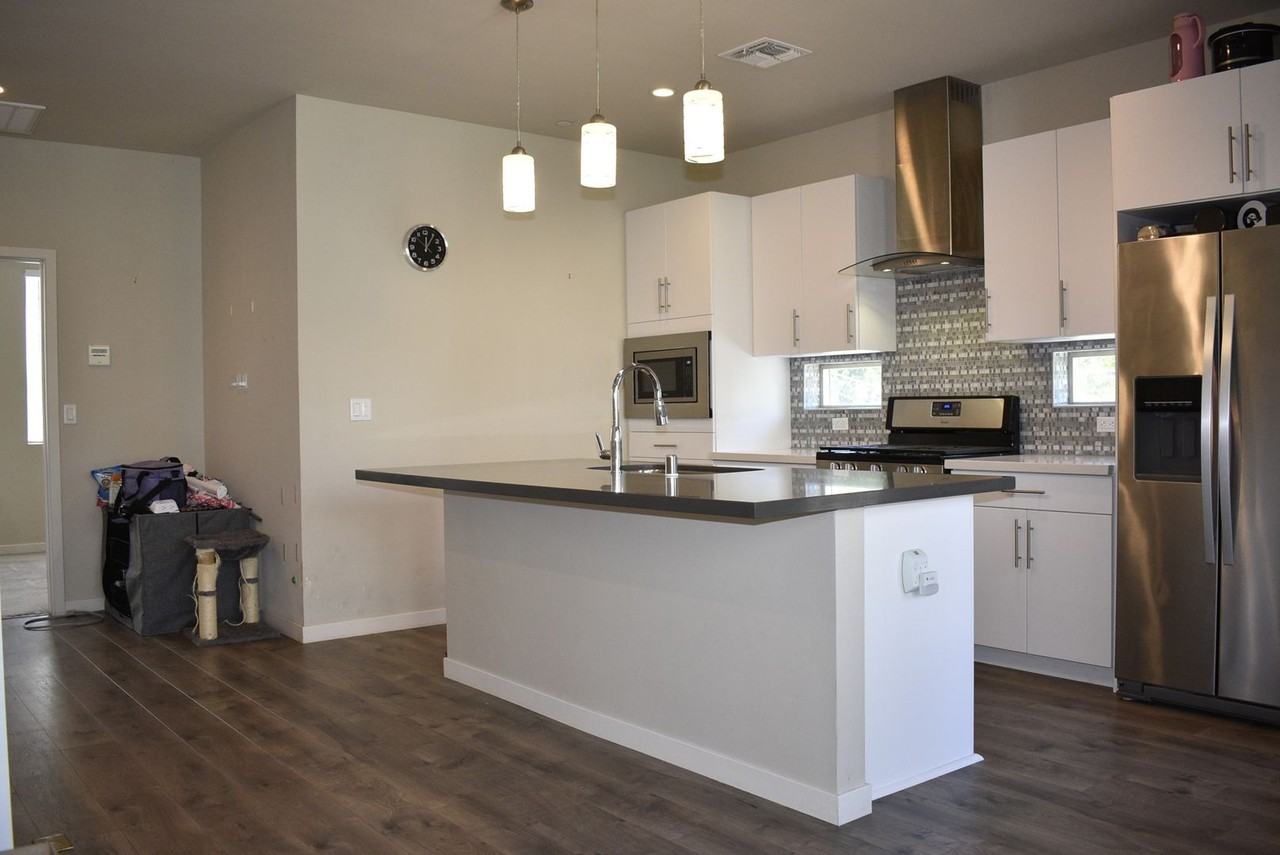 479 Mcclatchy Way - Photo 2 of 11