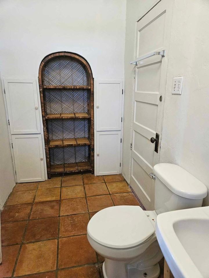 1060 Rockhound Rd Se - Photo 2 of 15