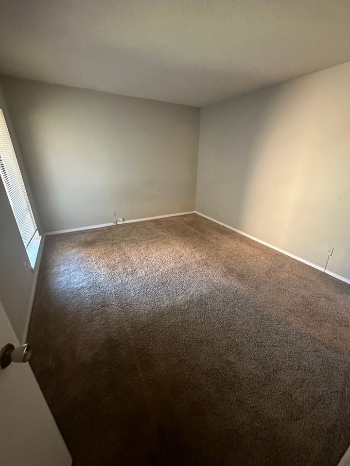 1859 Poplar Woods Cir W #208 - Photo 5 of 7