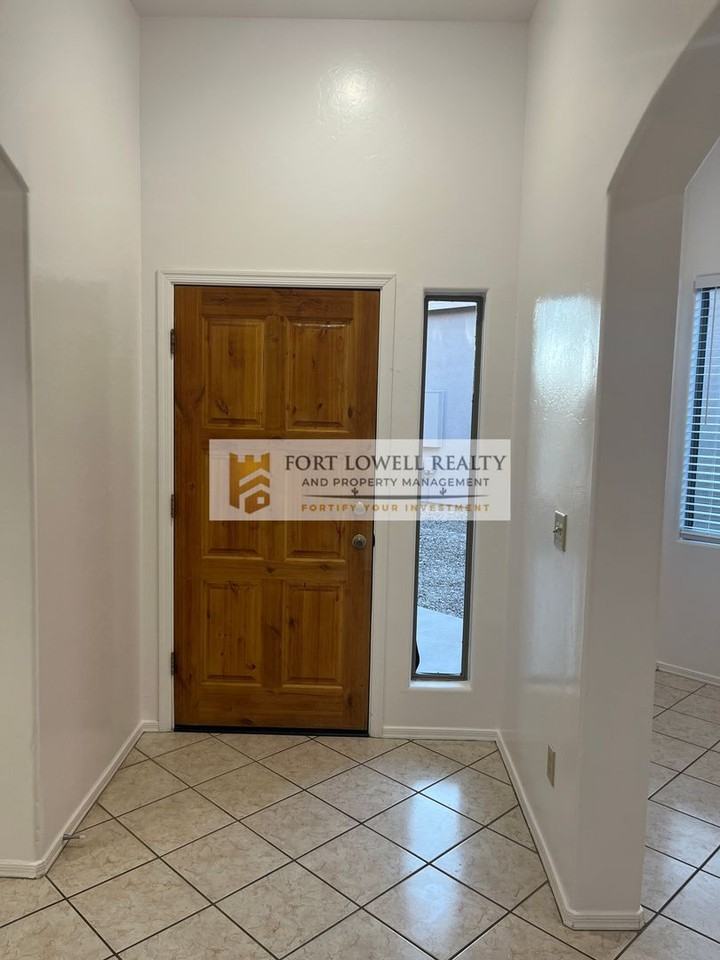 7567 W Pepper Ridge Rd - Photo 2 of 19