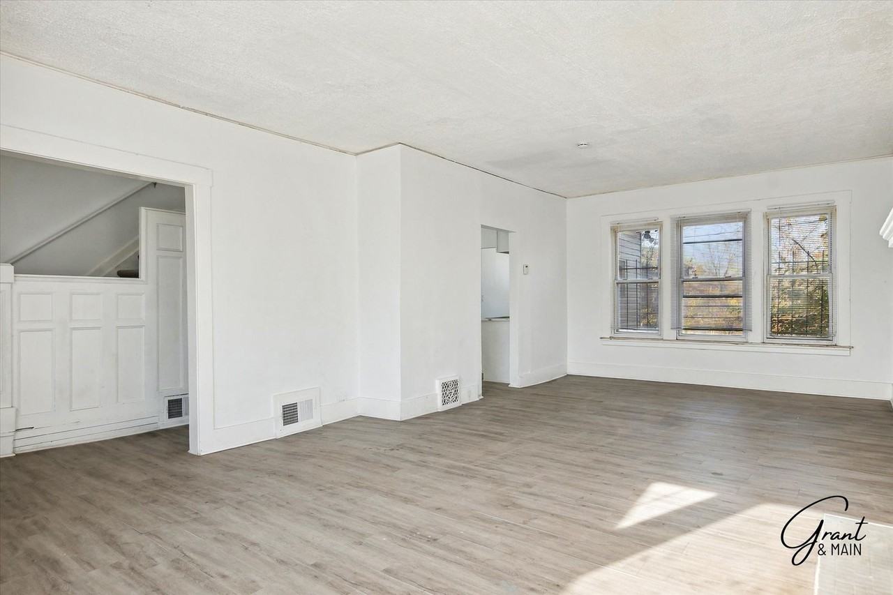 64 Glendale St - Photo 6 of 26