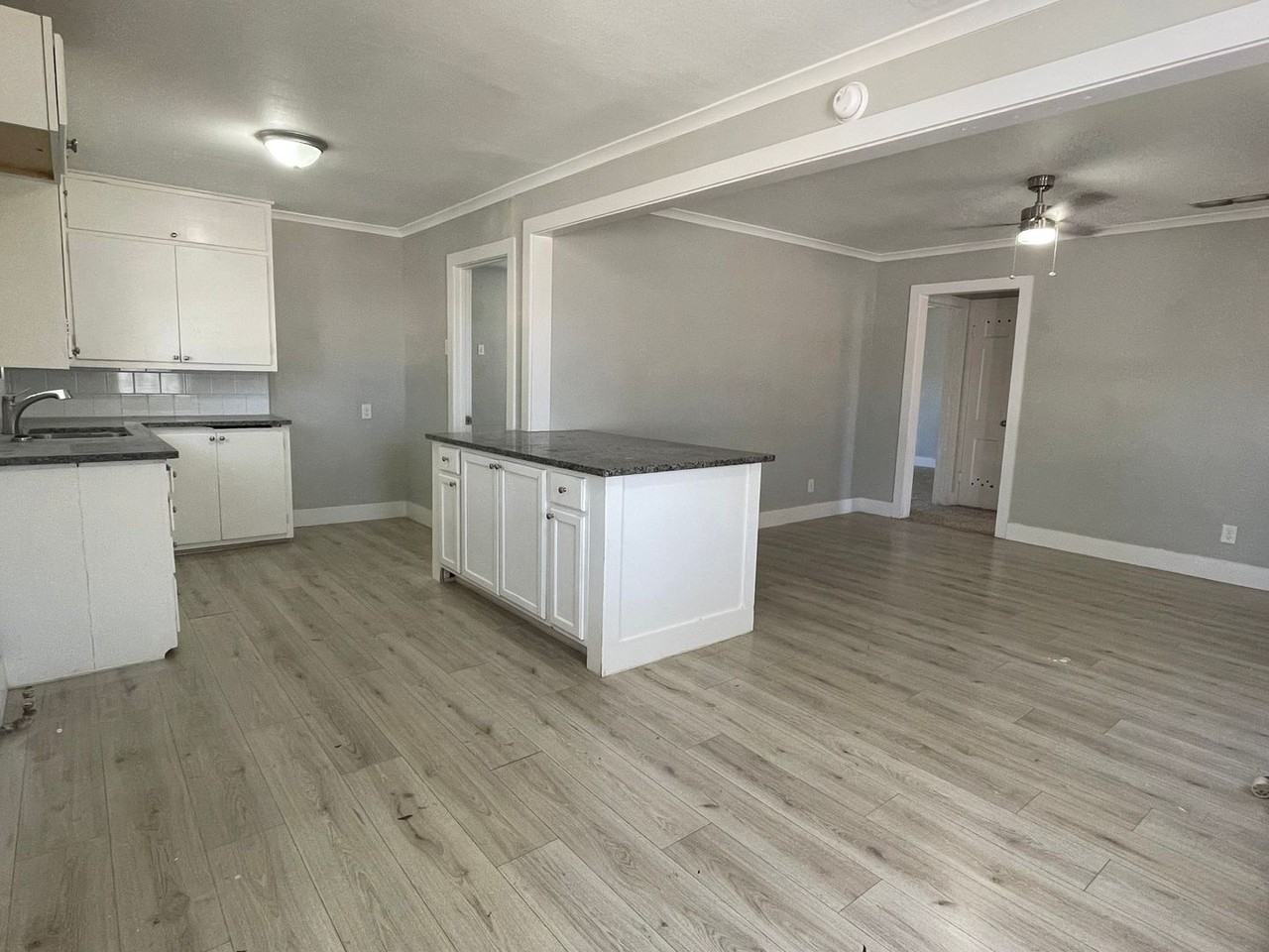 1301 Matador St - Photo 3 of 10