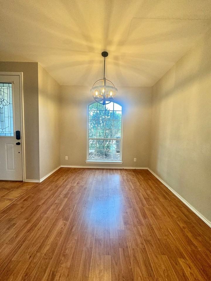 3214 Edgewood Dr - Photo 3 of 18