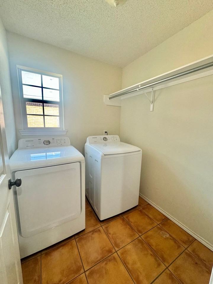 3214 Edgewood Dr - Photo 7 of 18