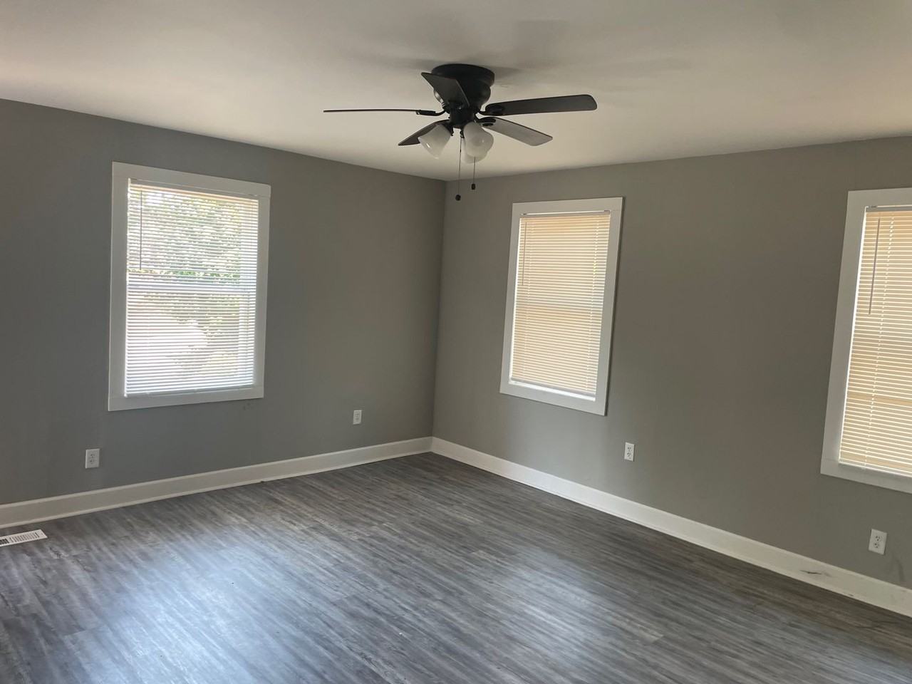 2121 S Fillmore St - Photo 2 of 13