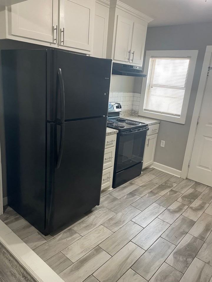 2121 S Fillmore St - Photo 3 of 13