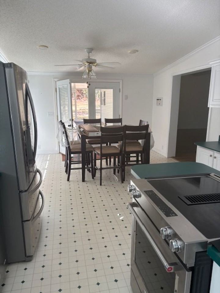 4576 Fulcher Rd - Photo 2 of 12