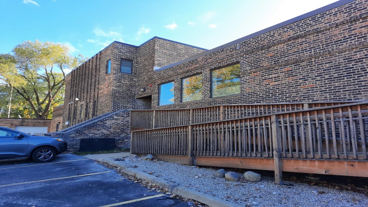 1101 Dodge Ave - Photo 5 of 50