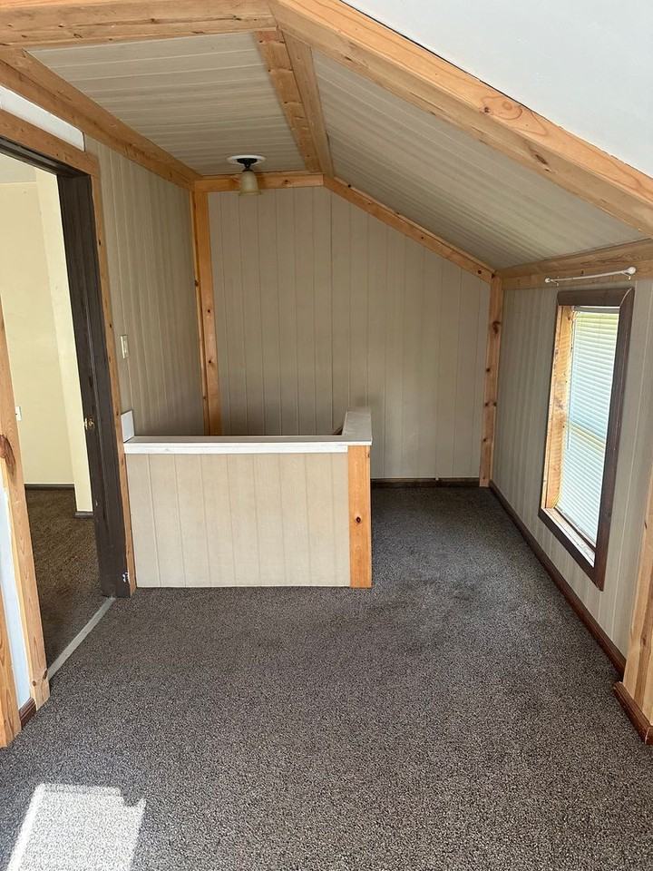 324 E Lafayette Ave - Photo 2 of 14