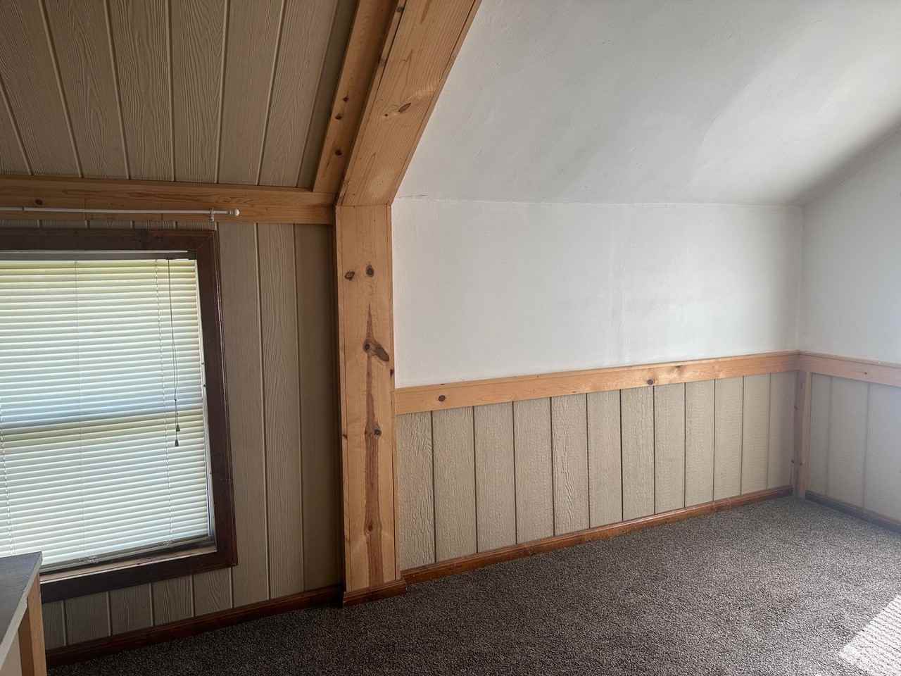 324 E Lafayette Ave - Photo 3 of 14