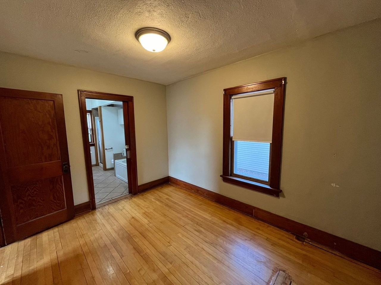 1014 S 10th Ave - Photo 3 of 10