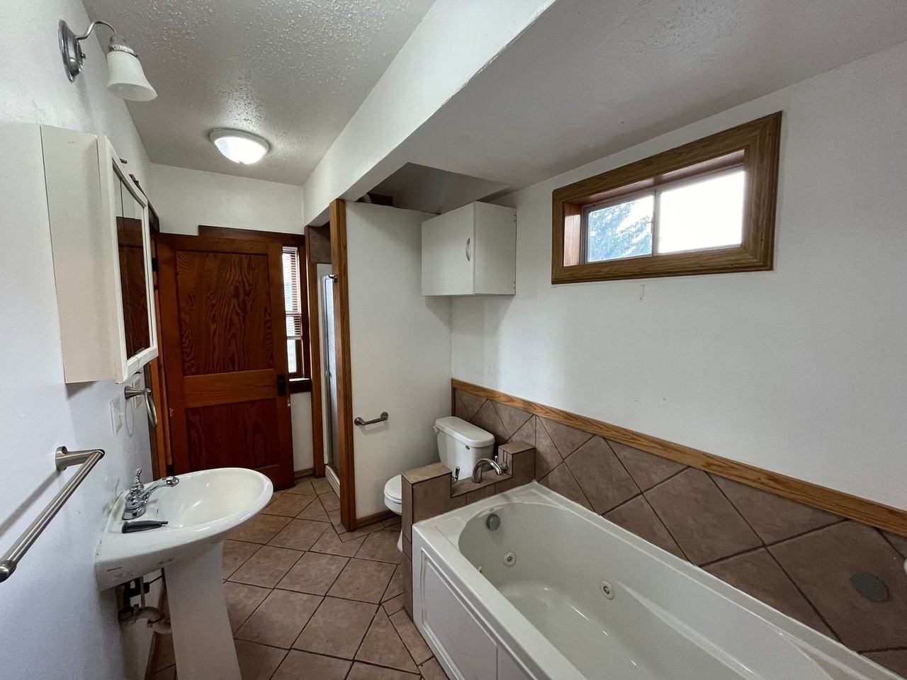 1014 S 10th Ave - Photo 4 of 10