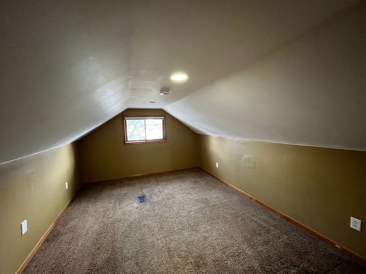 1014 S 10th Ave - Photo 7 of 10