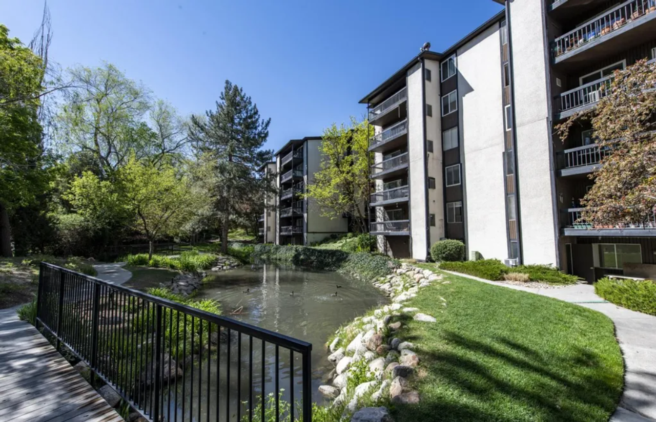 4943 S Eastridge Ln - Photo 2 of 16