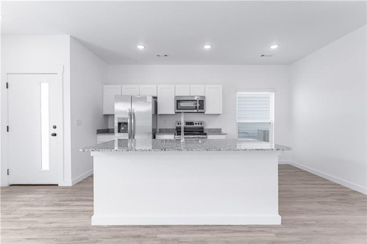 831 Ventnor Ave - Photo 2 of 13