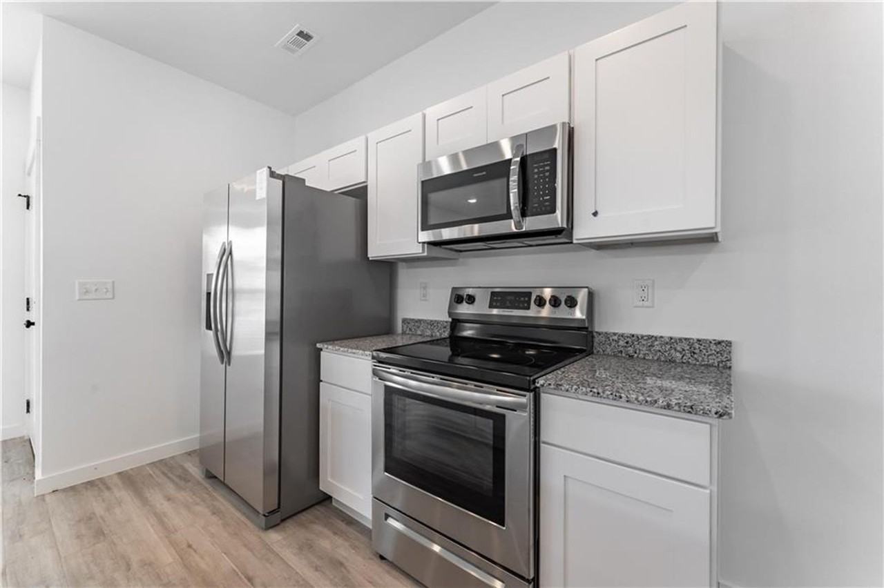 831 Ventnor Ave - Photo 3 of 13